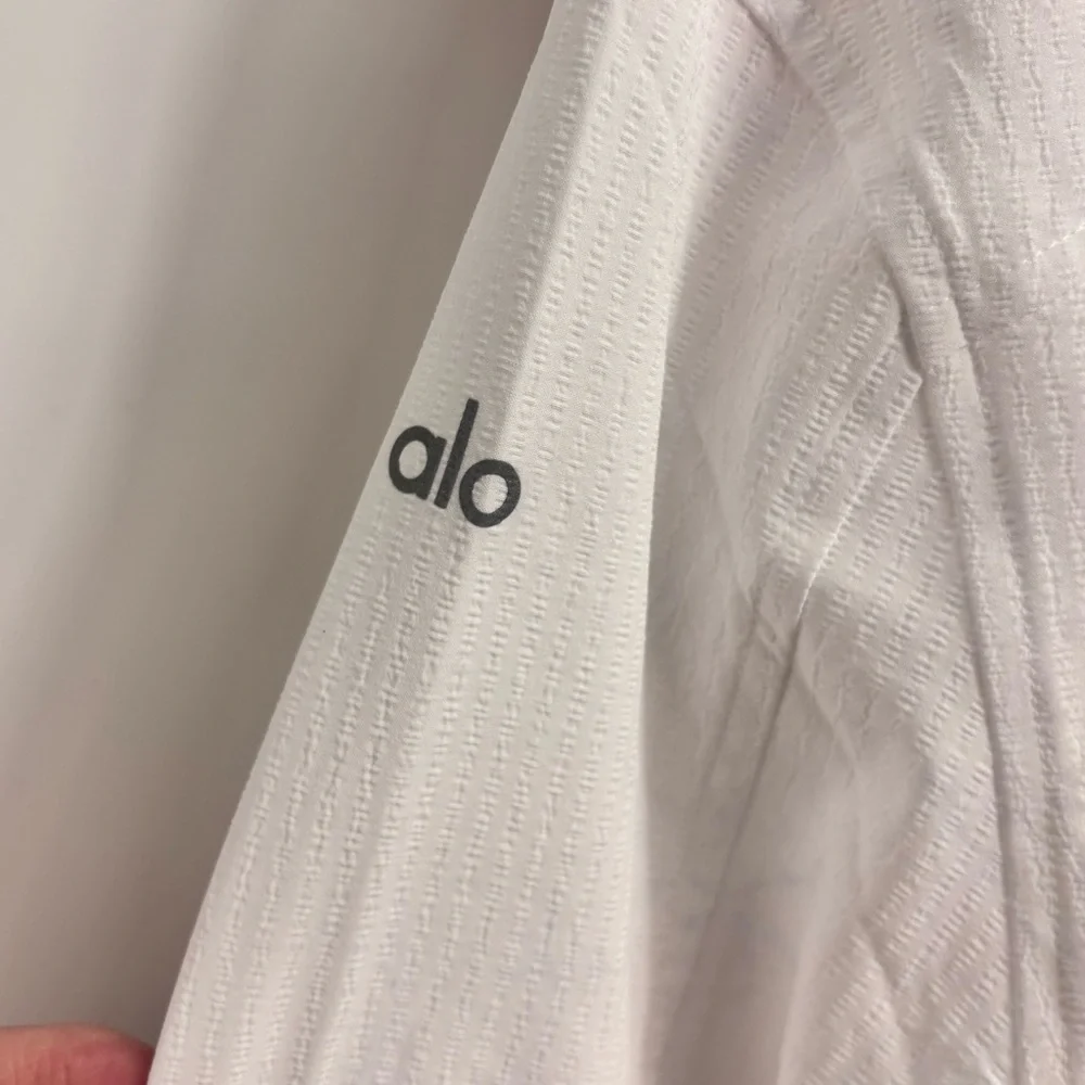 NWT ALO Yoga dreamscape button front long sleeve shirt Size Small - Picture 9 of 13